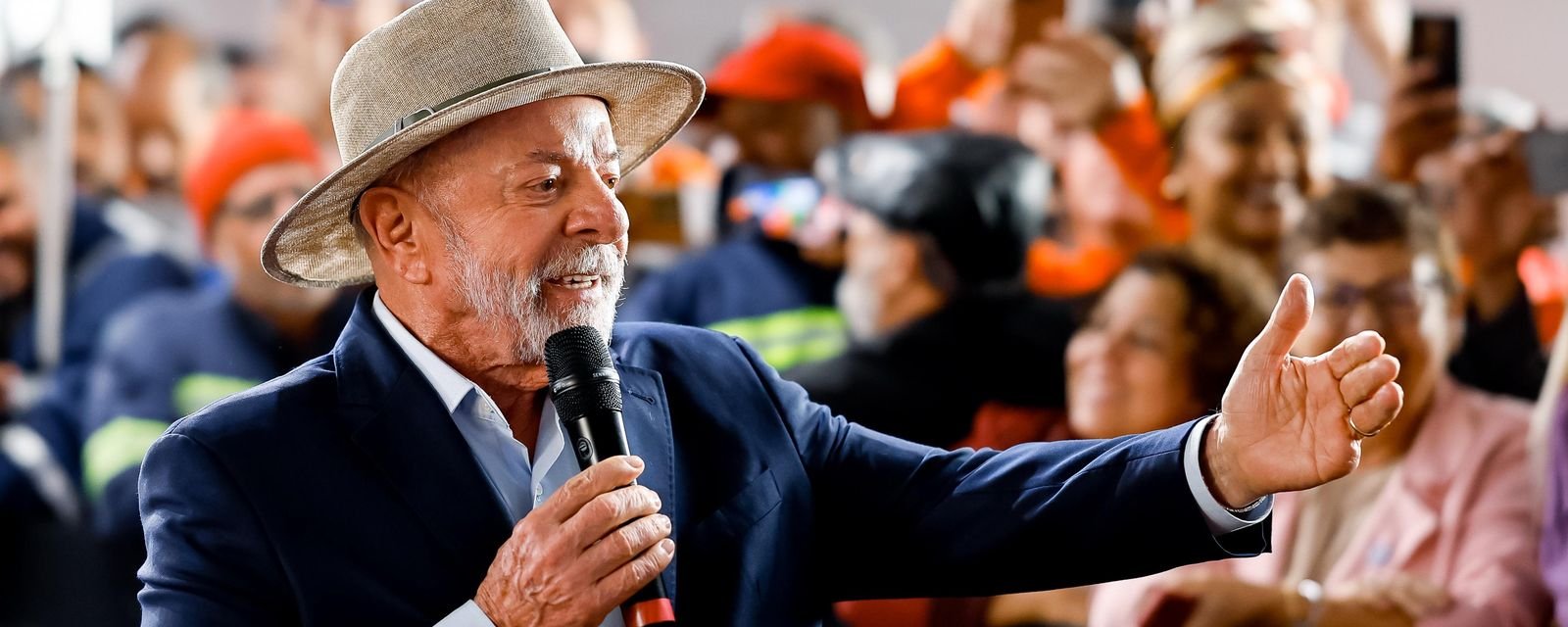 Lula afirma que governo adotou medidas para subsidiar combustíveis - Imagem do artigo