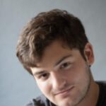 Estudante que derrubou presidente de Stanford lança livro sobre bastidores da universidade
