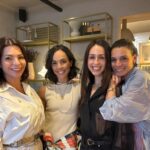 Designer Carolina Neves estreia no vestuário com coleção inspirada no verão europeu