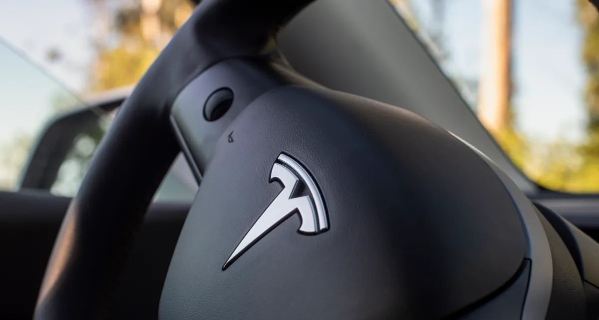 Tesla leva FSD (Supervisionado) à Lituânia e consolida avanço na Europa - Imagem do artigo