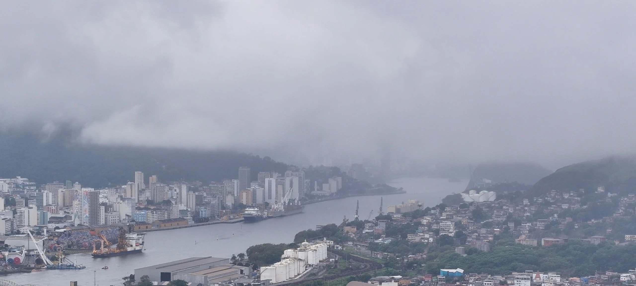 Frente fria perde força, mas fim de semana segue com nuvens e chuva passageira no Espírito Santo - Imagem do artigo