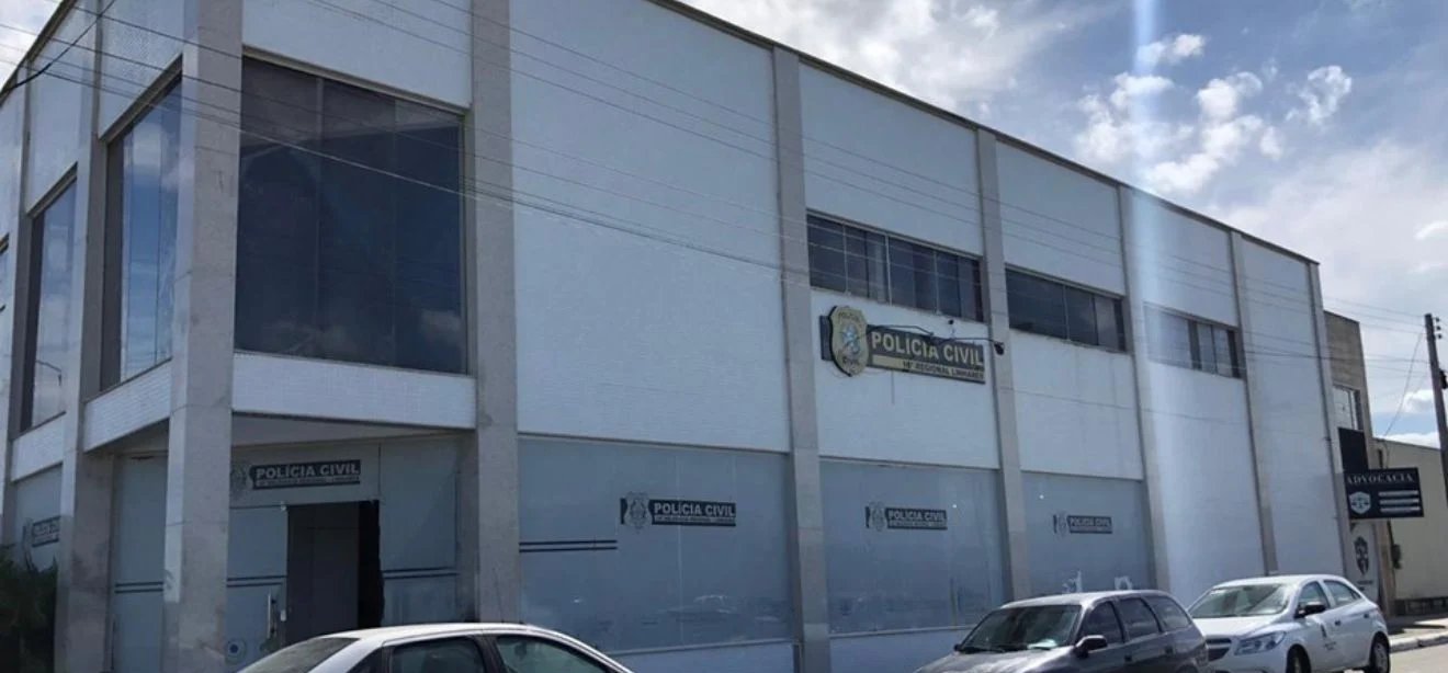 Mulher é detida ao tentar entregar droga ao filho em unidade socioeducativa de Linhares - Imagem do artigo