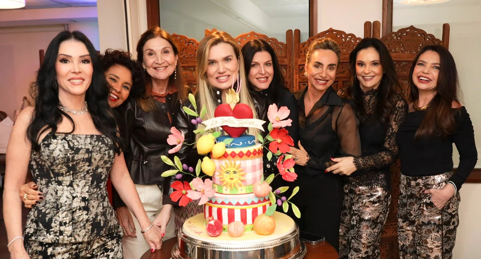 Jantar surpresa reúne 30 amigos para celebrar aniversário de Brisa Clem em Vitória - Imagem do artigo