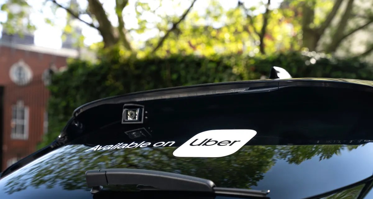 Uber abre lista de interesse para corridas com robotáxis da Wayve em Londres e acirra disputa com a Waymo - Imagem do artigo