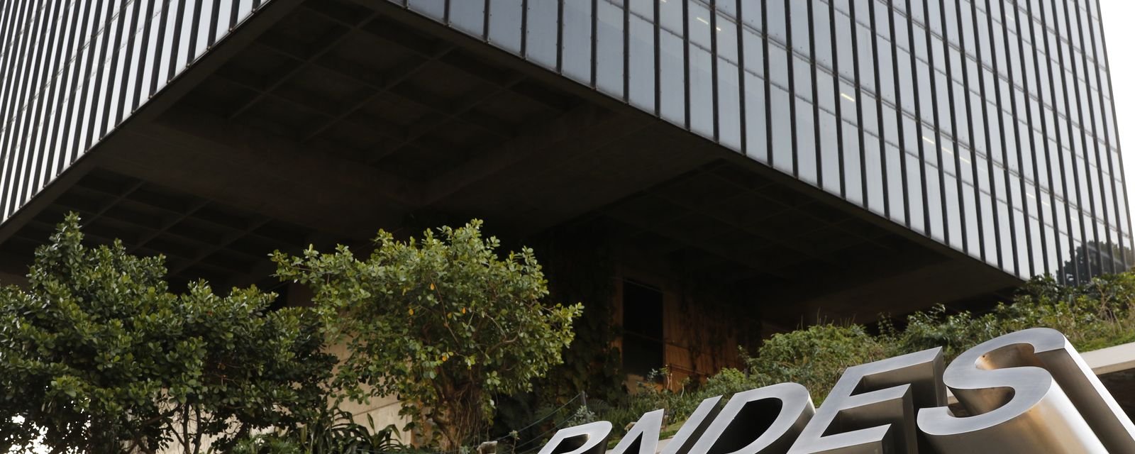 Adesão das empresas ao Plano Brasil Soberano começa após novo tarifaço - Imagem do artigo