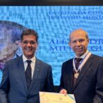 Governador entrega Comenda Jerônymo Monteiro ao pastor Alexandre Gueiros no Palácio Anchieta