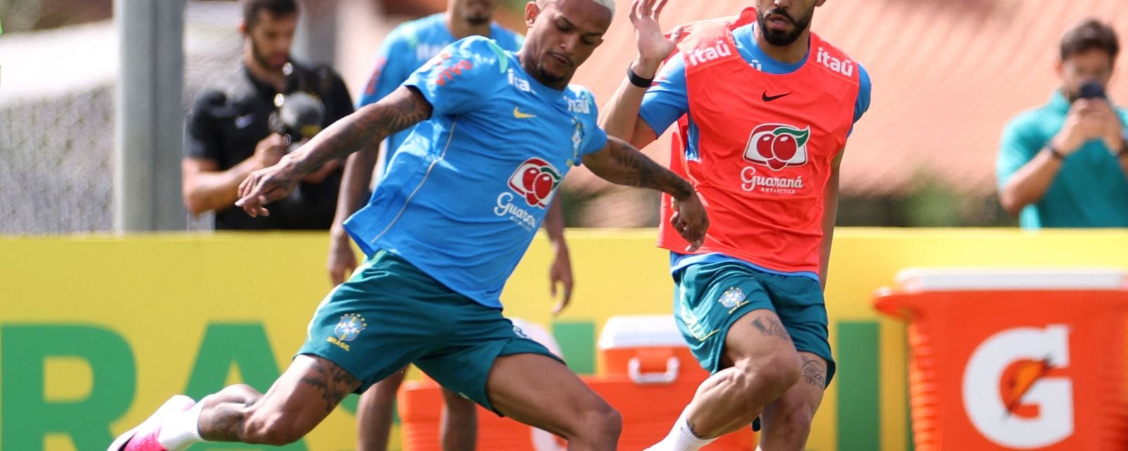 Wesley é cortado por lesão e Éderson entra na lista da Seleção para a Copa de 2026 - Imagem do artigo
