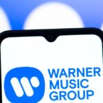 Warner Music adquire a Sureel AI para monitorar uso de músicas em sistemas de inteligência artificial