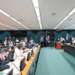 CCJ da Câmara aprova PEC que diminui maioridade penal para 16 anos