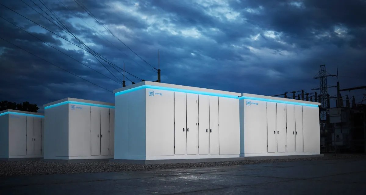 GM apresenta bateria de sódio e entra na disputa pelo mercado de armazenamento de energia - Imagem do artigo