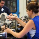 Brasil abre mais de 54,8 mil oportunidades para jovens aprendizes até abril