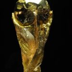 Disputa entre FIFA e COI sobre atletas profissionais deu origem à Copa do Mundo