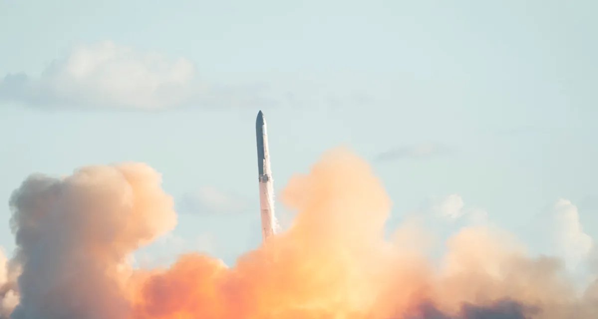SpaceX lança maior IPO da história, movimenta US$ 75 bilhões e pode tornar Elon Musk trilionário - Imagem do artigo