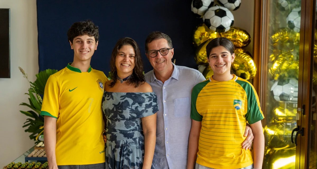 Aniversário de Bruno de Pinho tem clima de Copa e reúne convidados na Ilha do Frade - Imagem do artigo