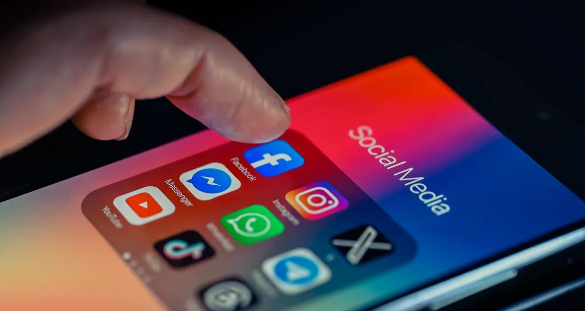 Reino Unido anuncia proibição de redes sociais para menores de 16 anos - Imagem do artigo