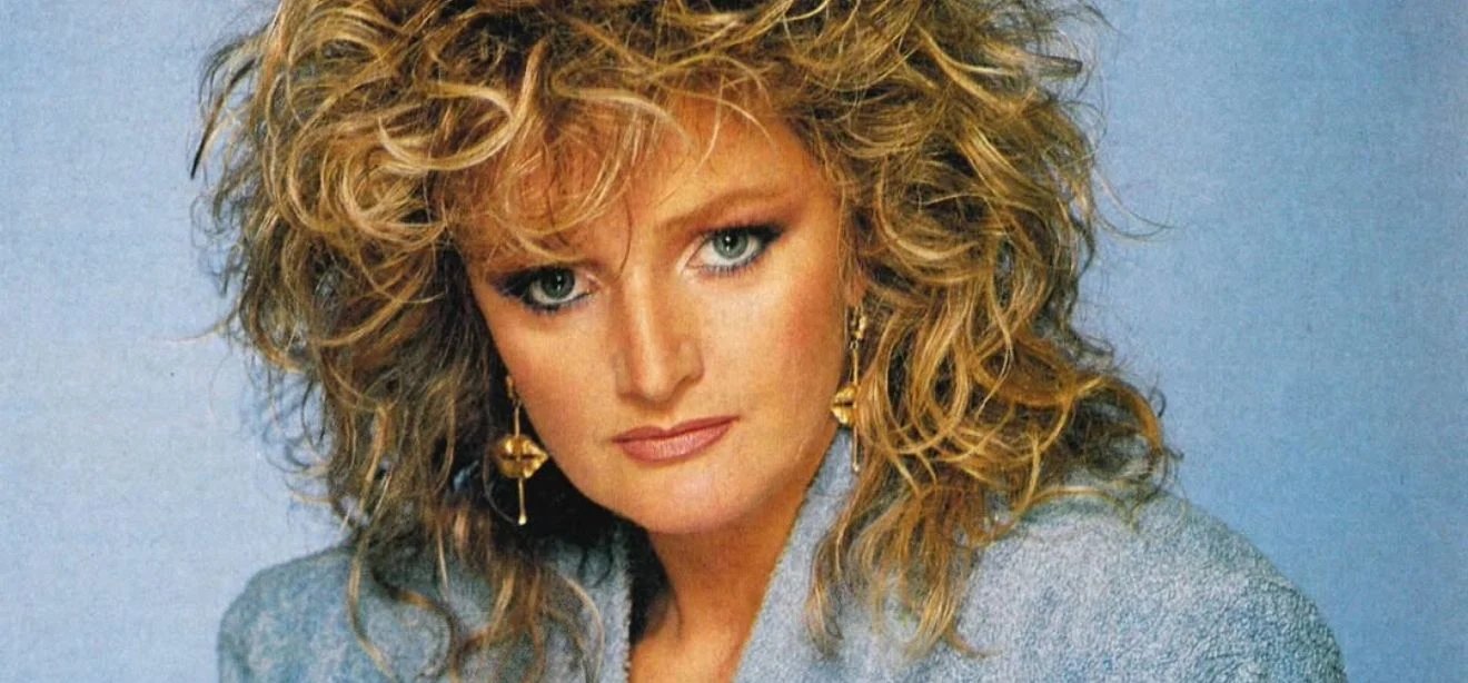 Bonnie Tyler deixa coma induzido, mas segue em estado grave na UTI - Imagem do artigo