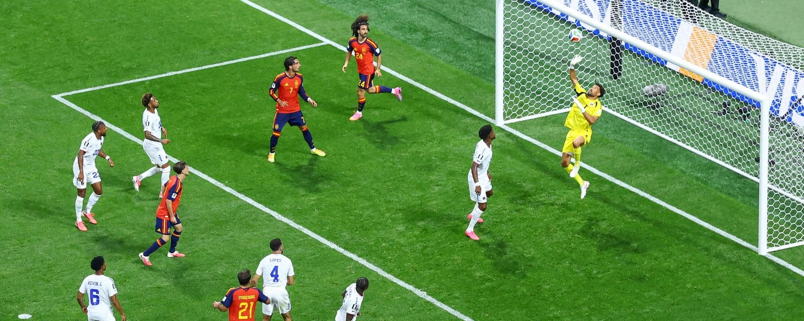 Rodada termina com resultado inesperado e CBF oferece almoço a jogadores - Imagem do artigo