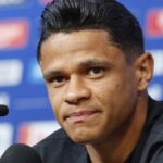 Douglas Santos detalha função tática para liberar Vinícius Júnior na Seleção
