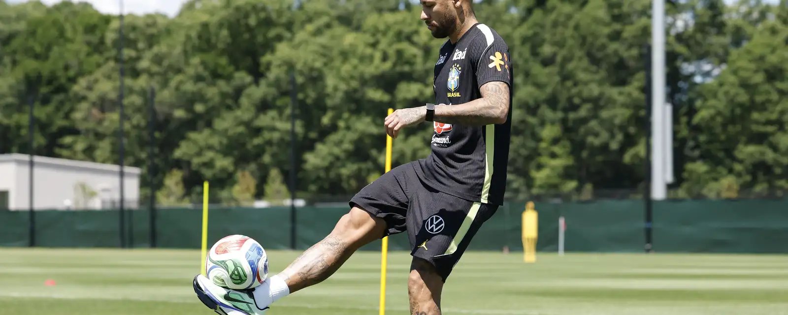 Neymar atinge um mês fora dos gramados e permanece dúvida contra o Haiti - Imagem do artigo