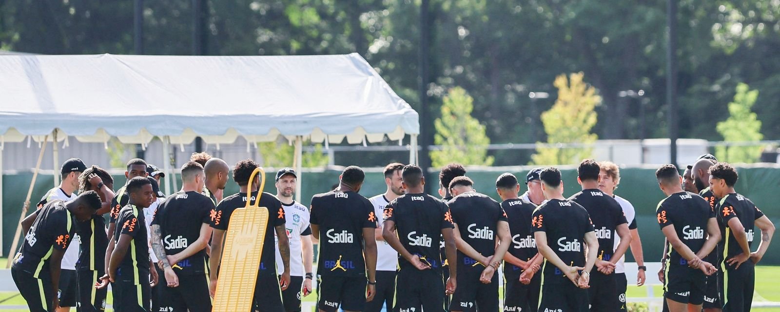 Seleção encerra preparação e mantém mistério para duelo com o Haiti na Copa - Imagem do artigo