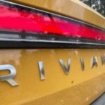 Proprietários processam Rivian por supostas promessas enganosas sobre direção autônoma Proprietários processam Rivian por supostas promessas enganosas sobre direção autônoma