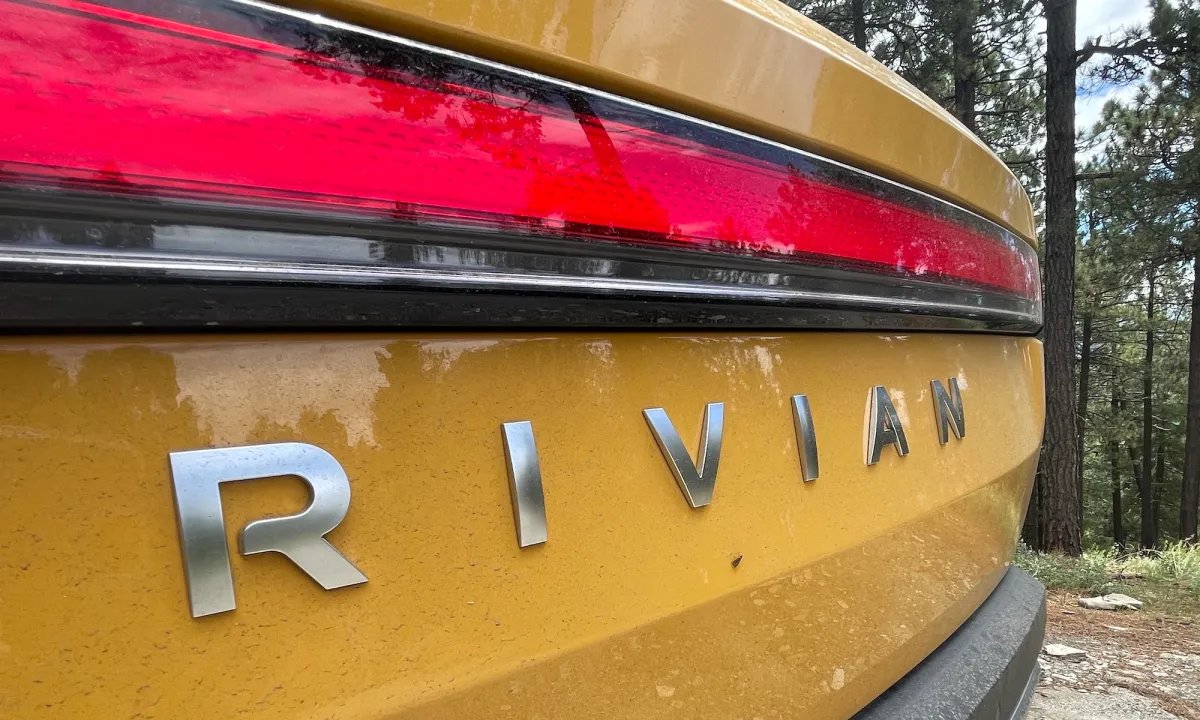 Proprietários processam Rivian por supostas promessas enganosas sobre direção autônoma - Imagem do artigo