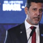 Ministro aponta queda do analfabetismo e diz que meta é erradicar o problema Ministro aponta queda do analfabetismo e diz que meta é erradicar o problema