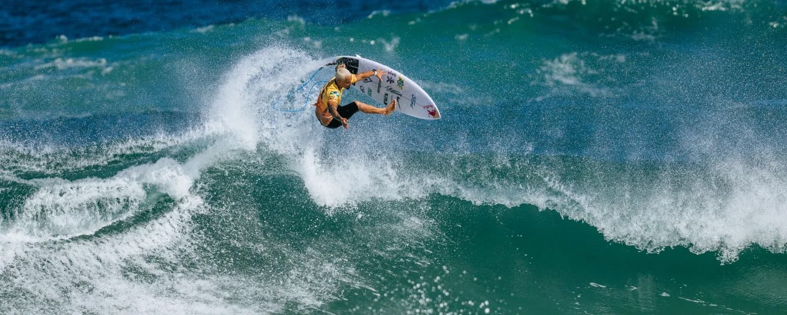 Quinteto brasileiro avança às oitavas na etapa de Saquarema da WSL - Imagem do artigo