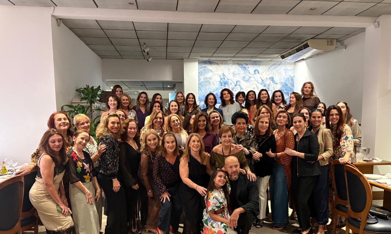 Aniversário de Paulo Balbino anima pista em Vitória; confira outros destaques da cena social capixaba - Imagem do artigo