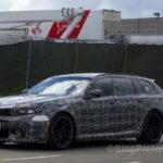 Protótipos do BMW M5 reestilizado são flagrados em testes no Nürburgring Protótipos do BMW M5 reestilizado são flagrados em testes no Nürburgring