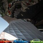Ex-chefe da BMW M exibe rara 1M azul Monte Carlo em encontro na Alemanha