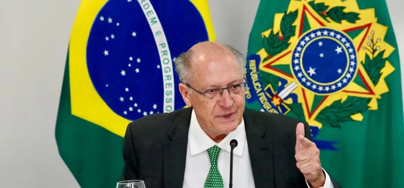 Governo deve autorizar mistura de 32% de etanol na gasolina na quarta-feira, afirma Alckmin - Imagem do artigo