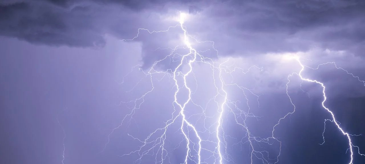 Risco de raios interrompe França x Iraque na Filadélfia; protocolo Weather Delay é acionado - Imagem do artigo