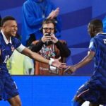 França supera Iraque por 3 a 0 após longa pausa por tempestade na Copa de 2026 França supera Iraque por 3 a 0 após longa pausa por tempestade na Copa de 2026