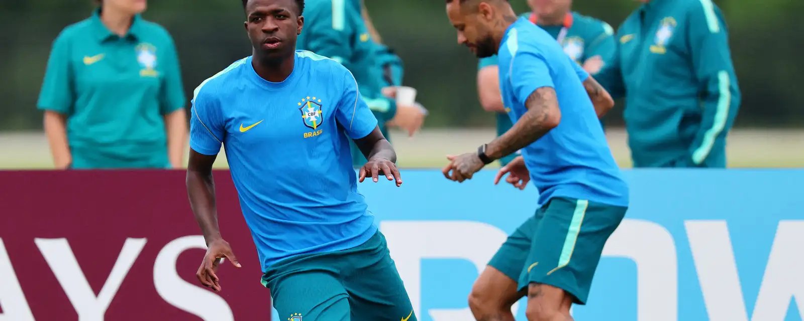 Brasil faz último treino antes de enfrentar Escócia e mantém indefinição na ponta direita - Imagem do artigo