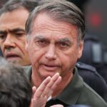 Bolsonaro presta depoimento sobre arma de fogo apreendida no DF