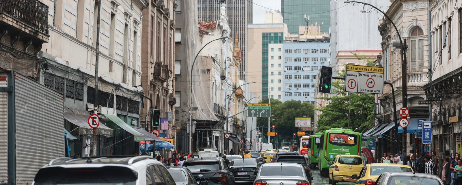 Maioria dos veículos roubados no Rio é encontrada em áreas sob domínio criminoso - Imagem do artigo