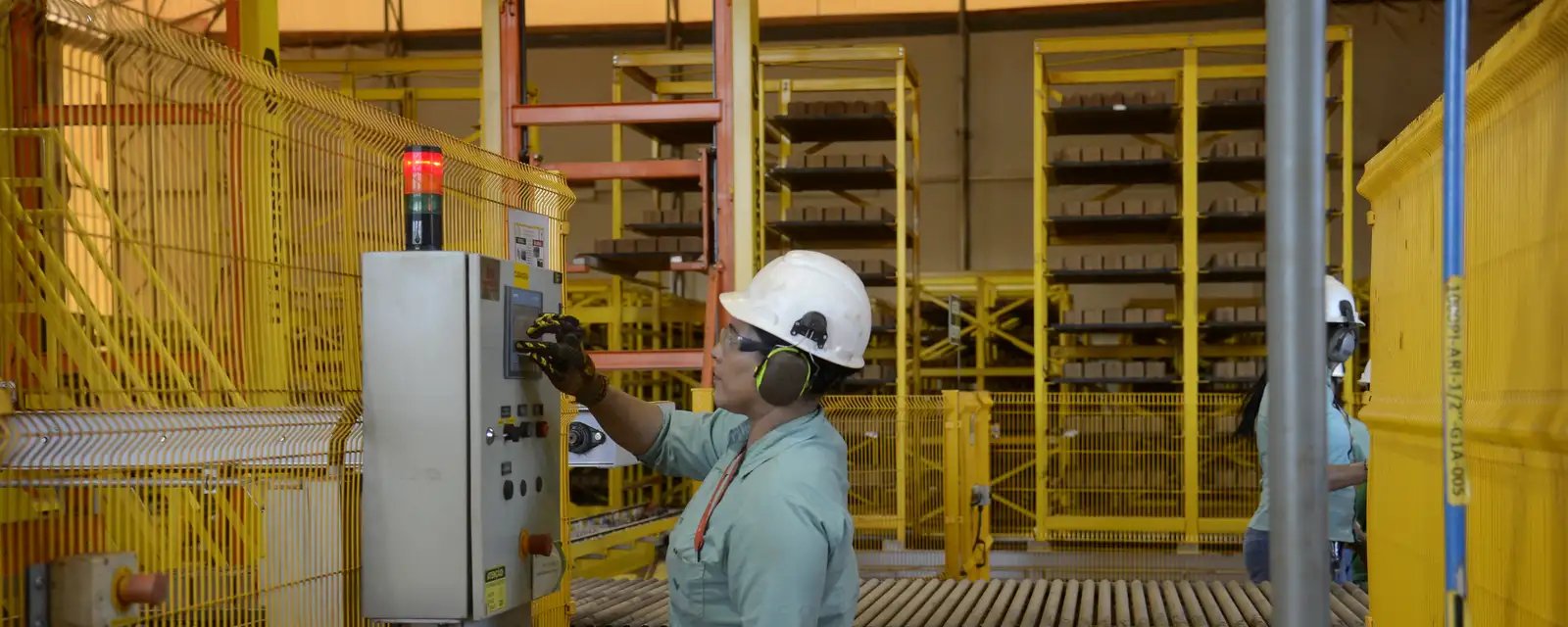 Indústrias brasileiras somaram 8,7 milhões de empregos em 2024 - Imagem do artigo