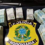 PRF apreende R$ 500 mil em espécie durante fiscalização de ônibus na BR-262