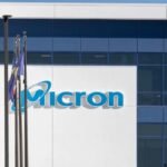 Escassez global de chips de memória impulsiona resultados bilionários da Micron