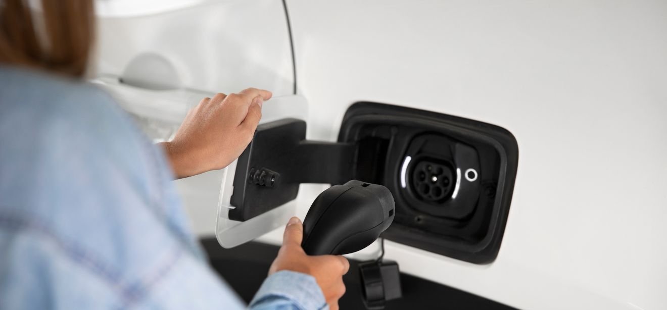 Vitória recebe Electric Summit com test-drives de veículos elétricos e debates sobre energia limpa - Imagem do artigo
