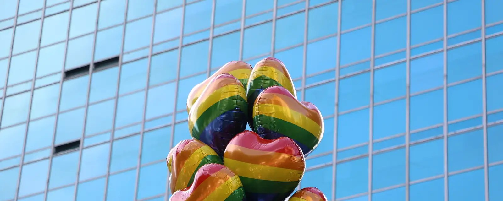 Preconceito contra pessoas LGBT+ causa prejuízo de quase R$ 100 bilhões ao Brasil - Imagem do artigo