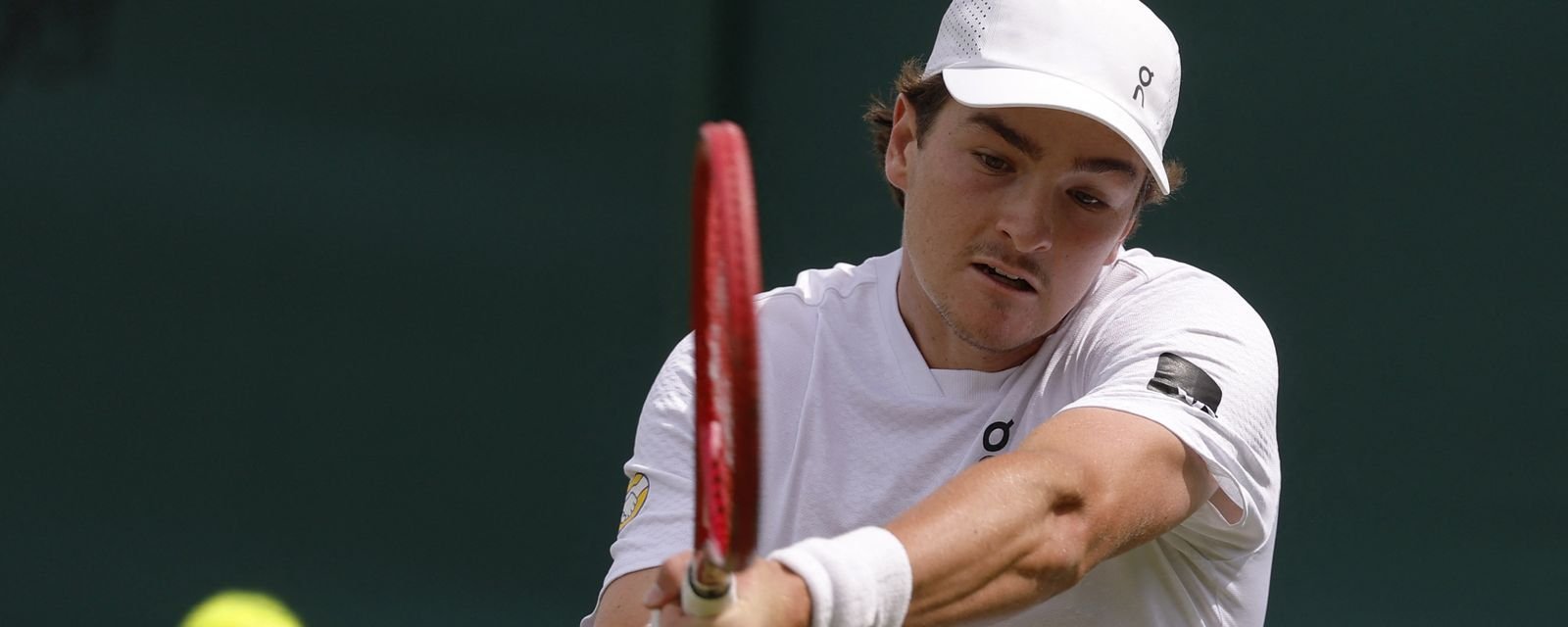 João Fonseca avança em Wimbledon com vitória em sets diretos sobre Bautista Agut - Imagem do artigo