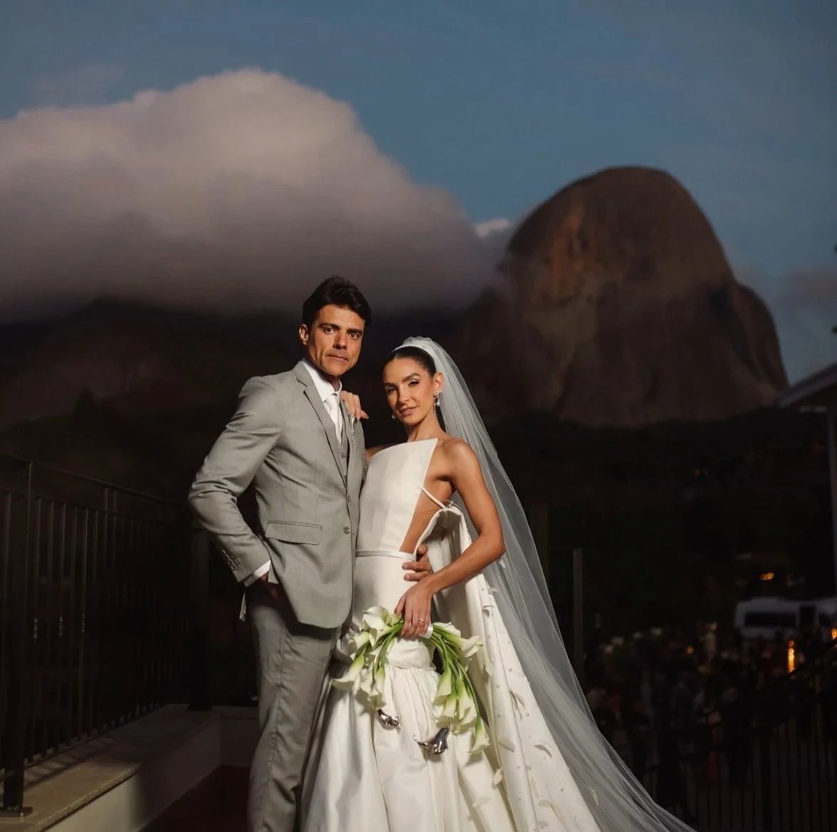 Casamento de Carolina Furtado e Franco Tenisi reúne 400 convidados em Pedra Azul - Imagem do artigo