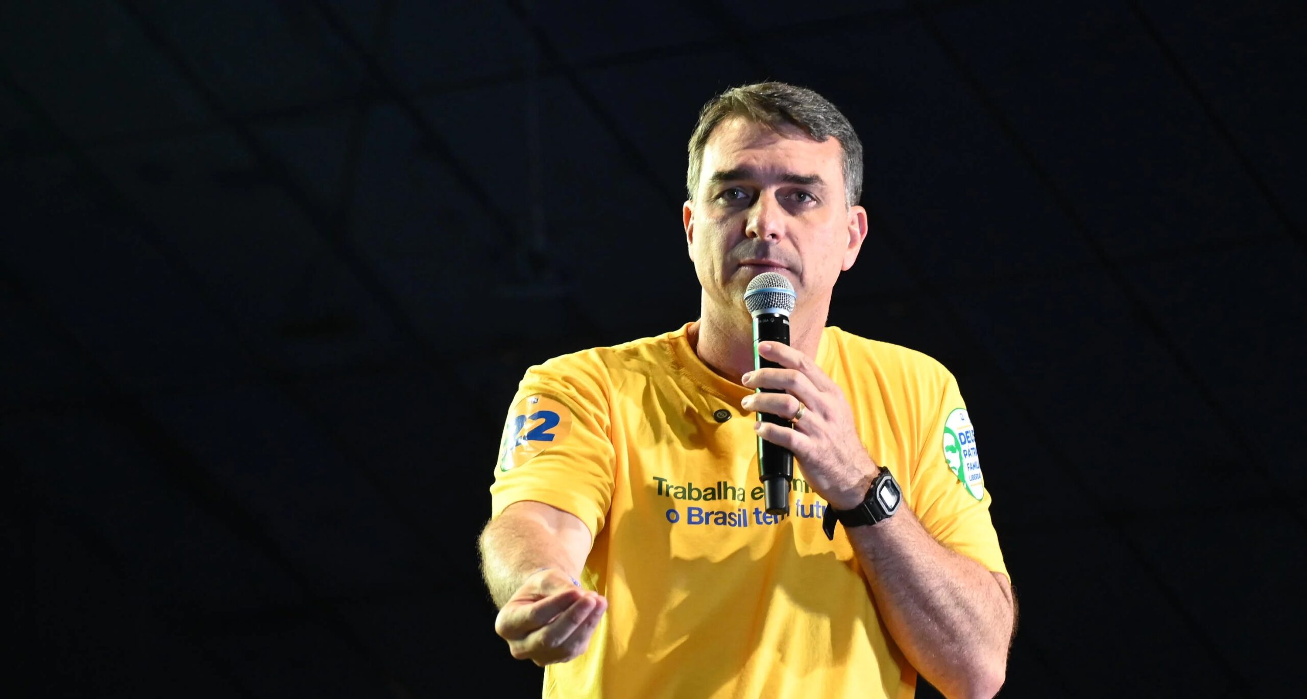 Flávio Bolsonaro volta a pedir impeachment de Alexandre de Moraes em evento no Espírito Santo - Imagem do artigo