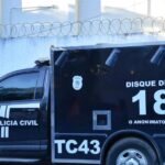 Jovem de 21 anos morre e outro fica ferido em tiroteio na Praia de Manguinhos, na Serra Jovem de 21 anos morre e outro fica ferido em tiroteio na Praia de Manguinhos, na Serra