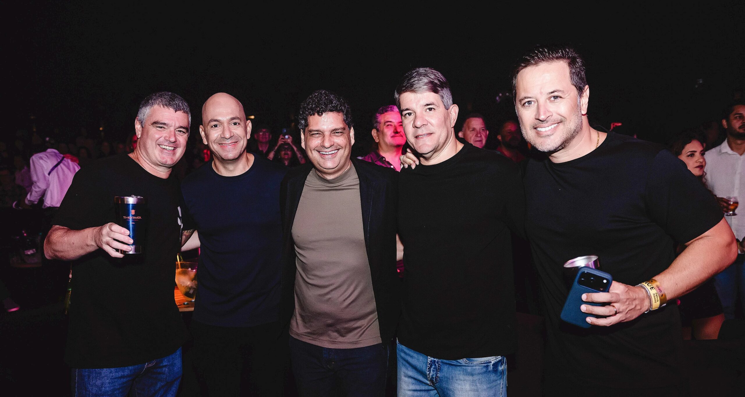 Hits dos anos 90 lotam Espaço Patrick Ribeiro em noite de eurodance, new wave e freestyle - Imagem do artigo
