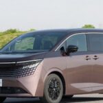 Nissan lança no Japão a nova geração híbrida do Elgrand Nissan lança no Japão a nova geração híbrida do Elgrand