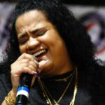 Cantora Débora Cruz, sobrinha de Arlindo Cruz, morre aos 45 anos no Rio