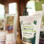 Biodiversidade serve de base para produção de cosméticos na Amazônia Biodiversidade serve de base para produção de cosméticos na Amazônia